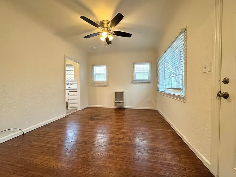 Available Now! Charming 1bd/1ba North Park Bungalow! $1,975/Mo! — Photo 6