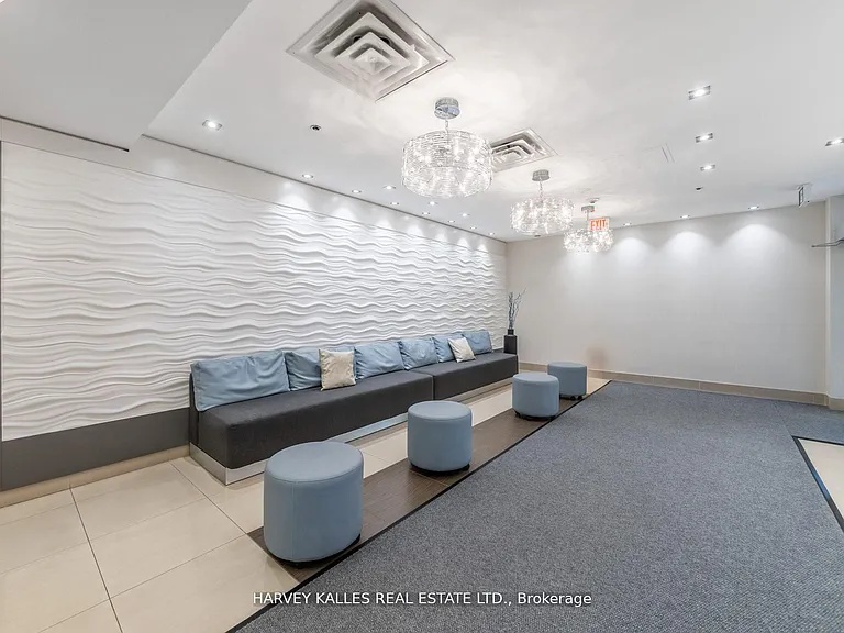 3865 Lake Shore Blvd W #421 — Photo 38