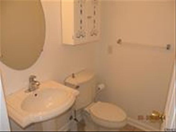 3rd image of 6 Christinamarie Dr