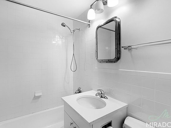 5th image of 304 E 20th St APT 4C