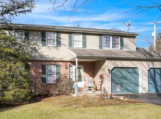4382 Painted Sky Rd, Reading, PA 19606