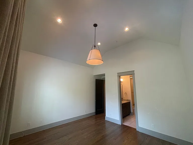 1206 Chapel Ave — Photo 14