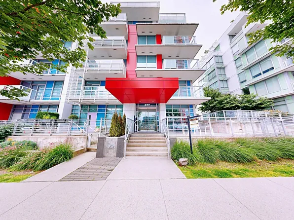 677 W 41st Ave #408, Vancouver, BC V5Z 2N1