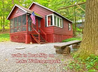 105 Felix Ln, Greentown, PA 18426