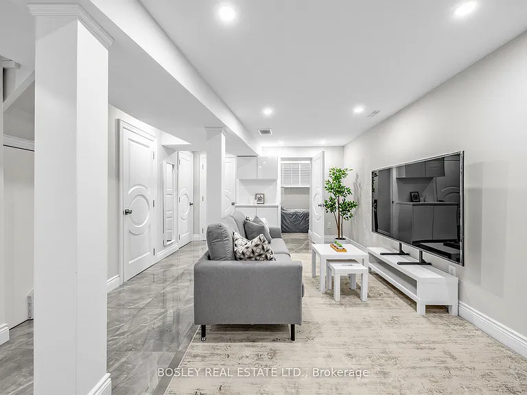 623 Dupont St #LOWER LEVEL — Photo 12