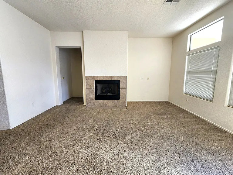 2409 Cortina Mnr — Photo 18