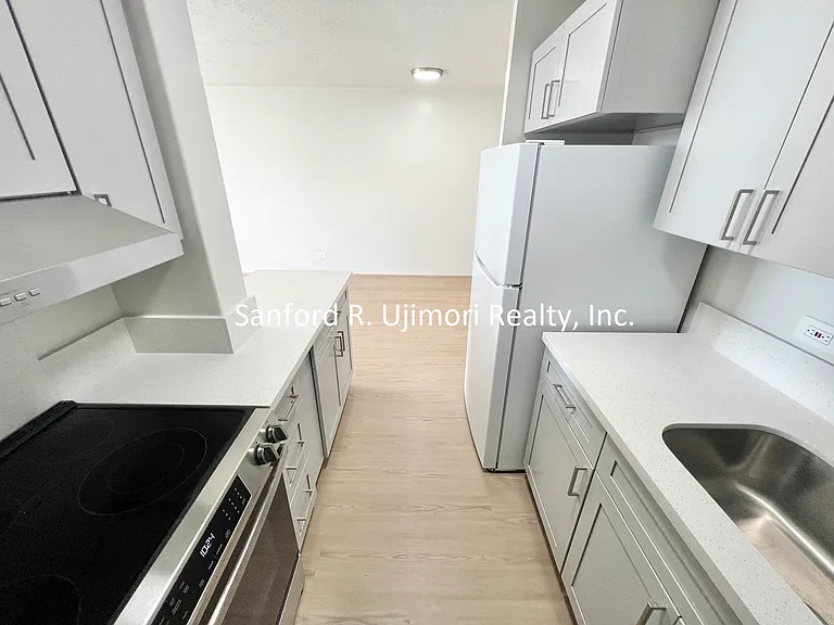 775 Kinalau Pl #301 — Photo 3