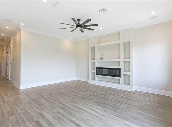 5th image of 1535 Schnell Dr E