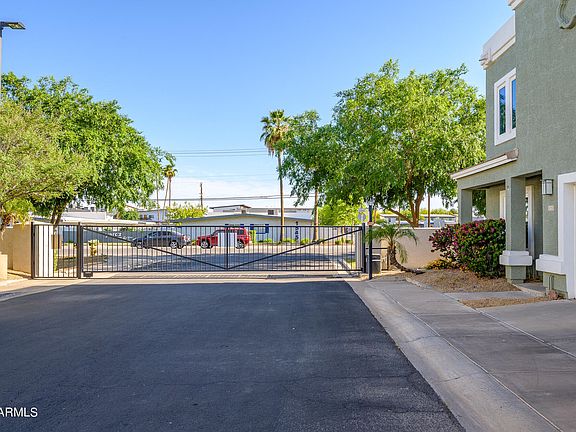 4th image of 5202 N 16TH Drive