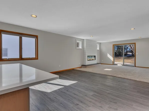 2608 10th St SW, Willmar, MN 56201