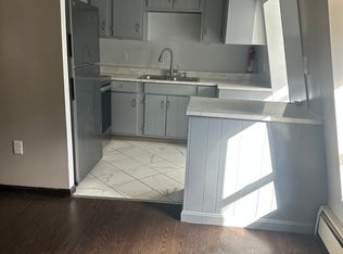 4 Fish Rd FLOOR 2, Tiverton, RI 02878