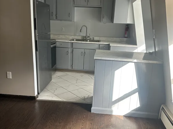 4 Fish Rd Floor 2, Tiverton, RI 02878