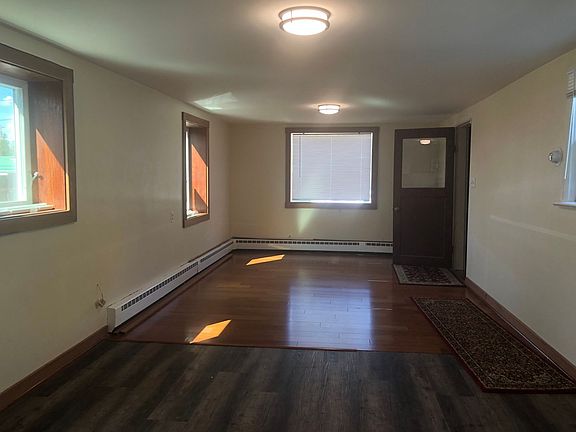 3rd image of 319 Well St