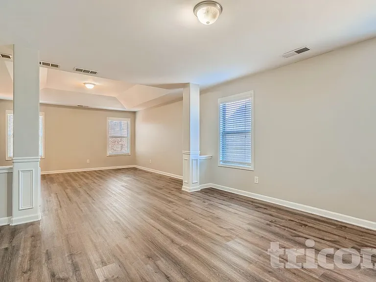 3919 Kingfisher Dr — Photo 15