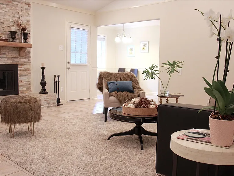 10306 Bob White Dr — Photo 4