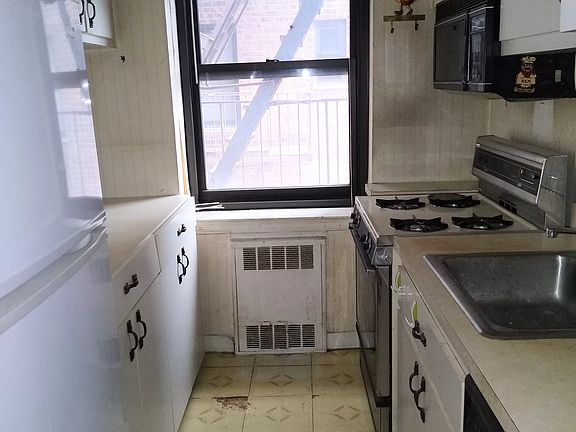 3rd image of 141-10 28th Ave #4D