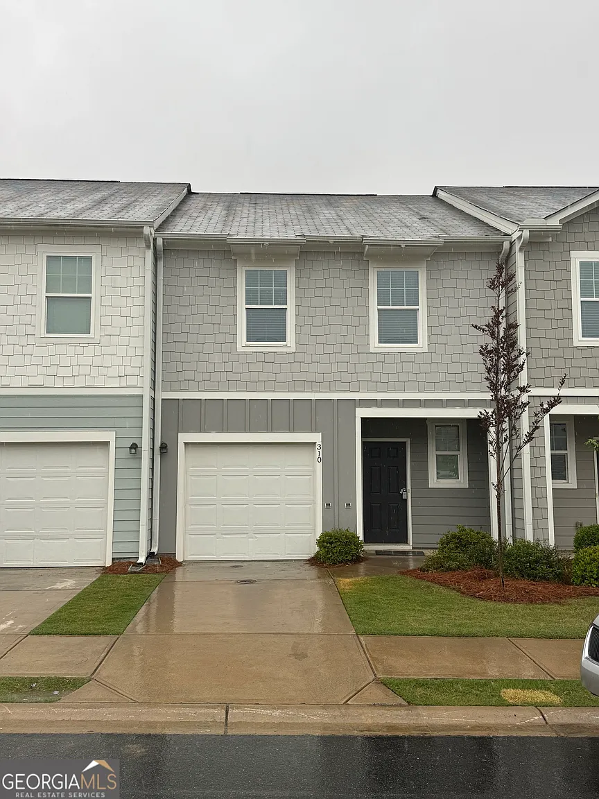 310 Penn Station Way photo 1