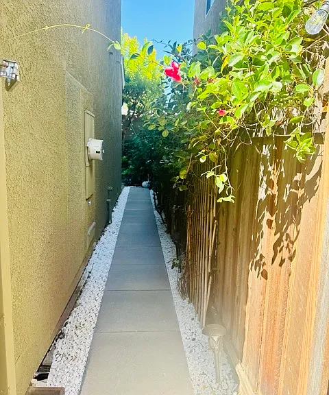 Willow Village Sq — Photo 9