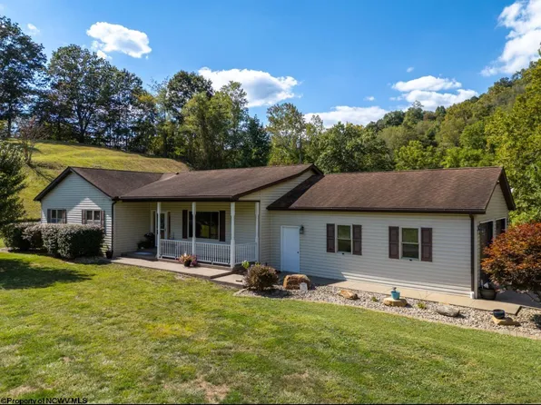 182 Beaver Ln, Fairmont, WV 26554