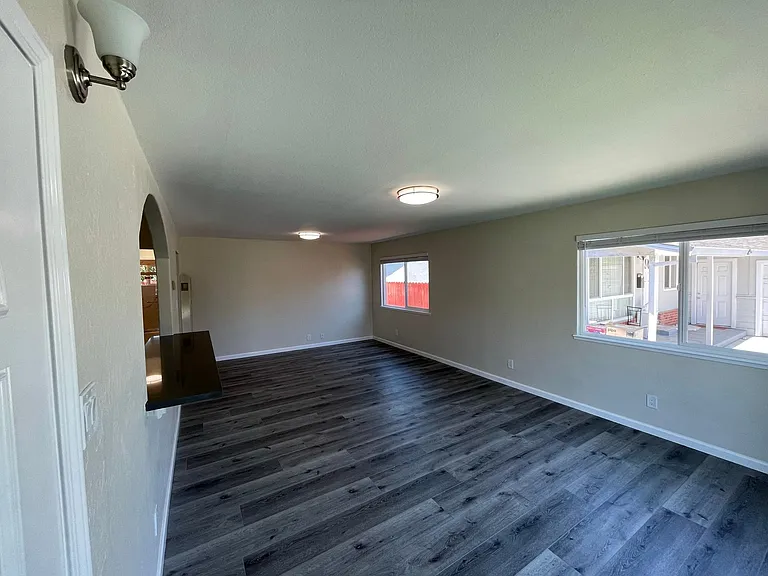 4587 El Cajon Ave — Photo 2