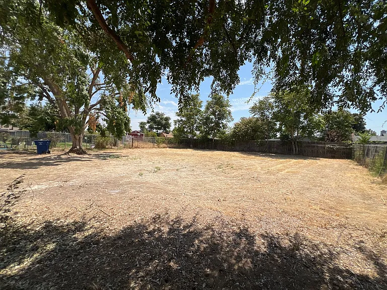 10917 Cave Ave — Photo 24