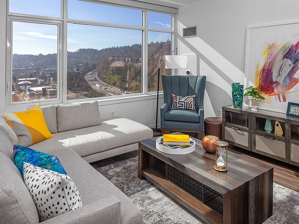 Griffis South Waterfront RENO Model Living Rm