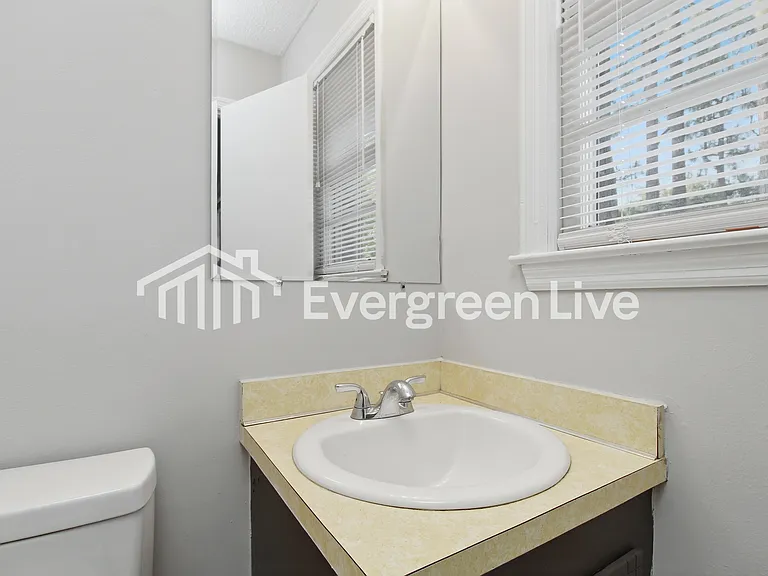 201 Harmon Hill Ct — Photo 8