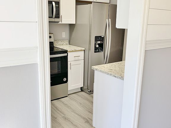 5th image of 3254 Priest Woods Dr