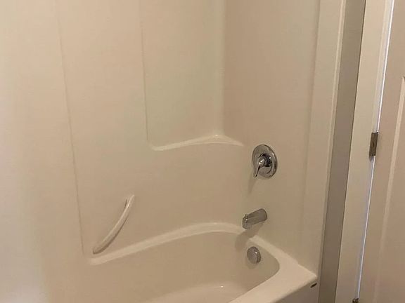 5th image of 421 W 6th S APT 104