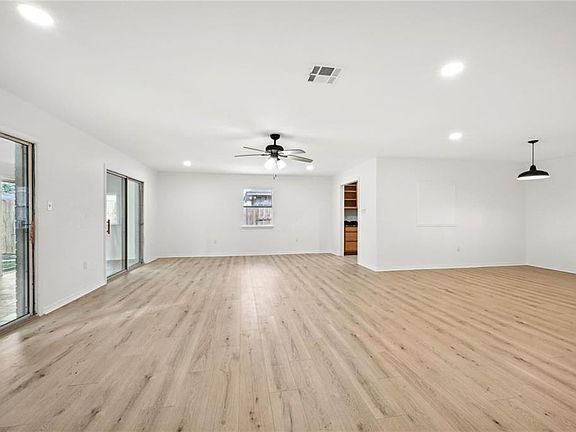 3rd image of 311 Clearwood Dr