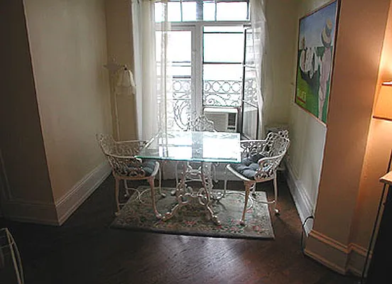 Rented by Verdi Square Realty | media 84