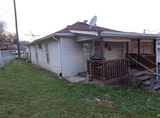 909 16th St, Kenova, WV 25530