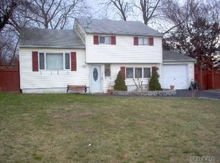 733 Americus Ave, East Patchogue, NY 11772