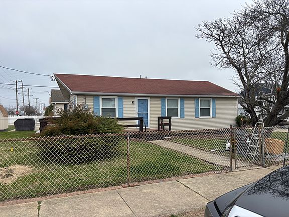 2nd image of 467 N Dover Ave