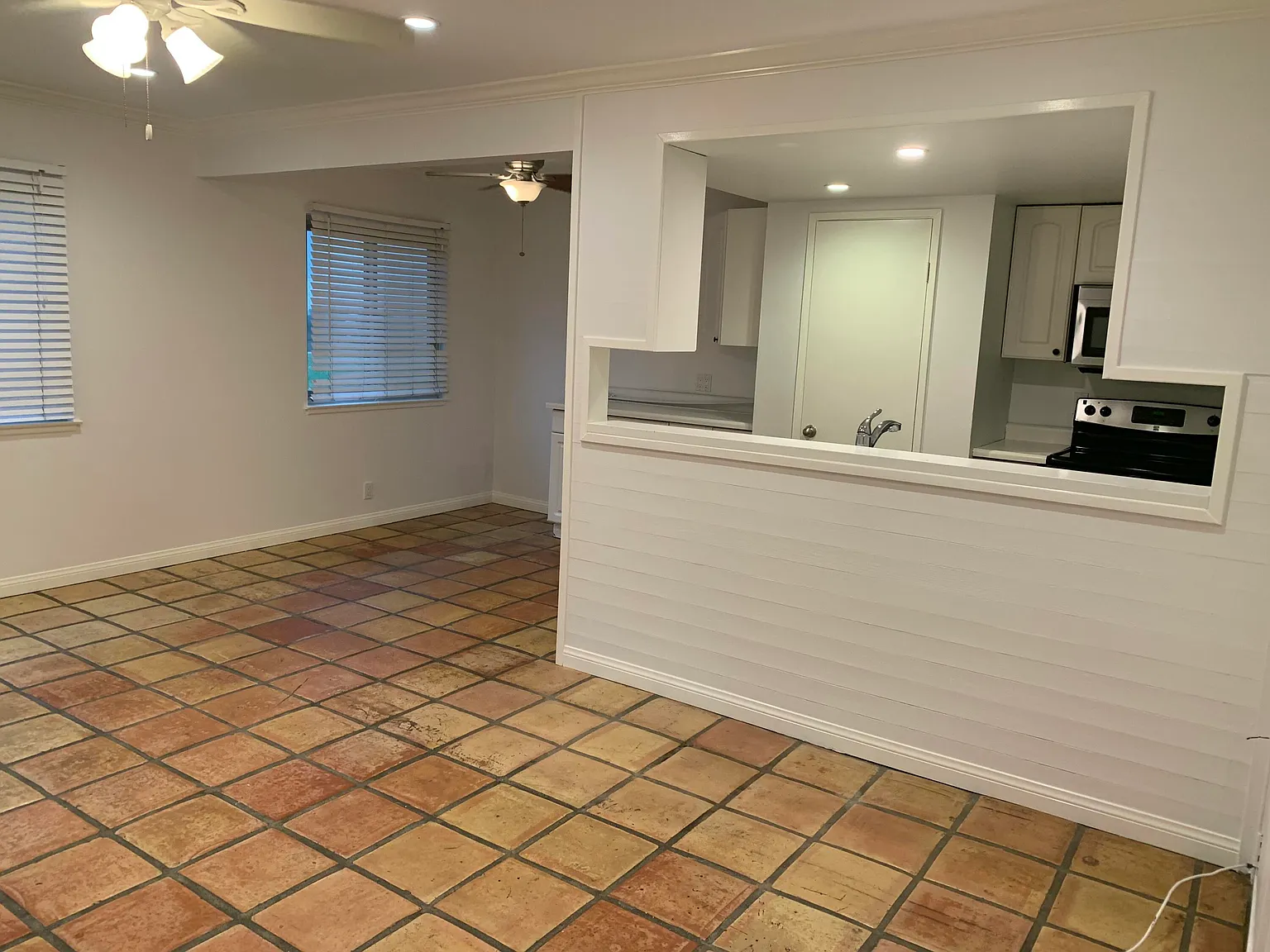 2 bed, 1.0 bath, 840 sqft, $3,300 — Photo 2