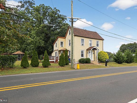 3rd image of 1115 Bridgeboro Rd