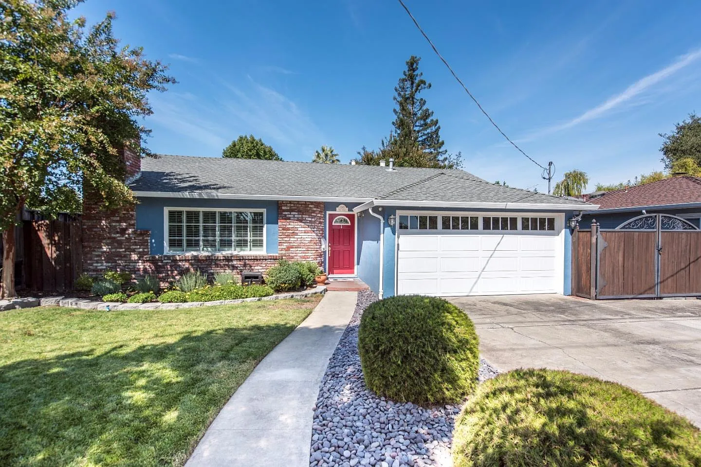 1387 Pine Ave photo 1