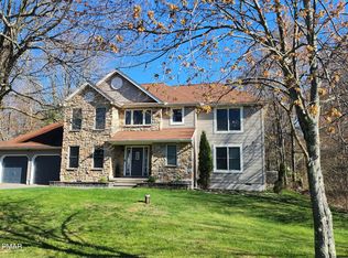 332 Butz Ln, Scotrun, PA 18355