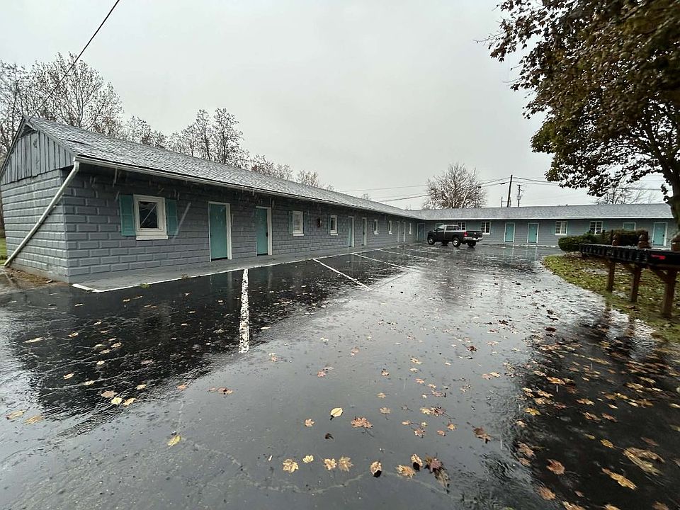 1st image of 3018-3026 S Main St #10