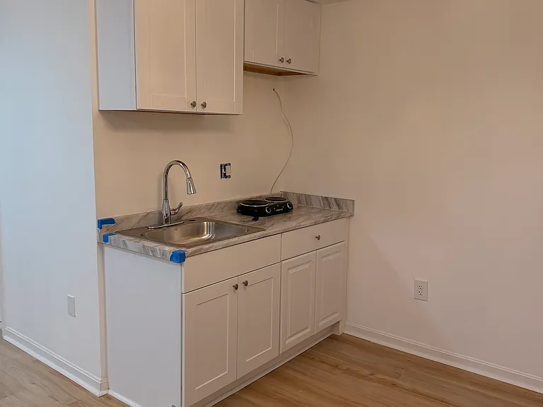 4102 Hampstead Ln — Photo 1
