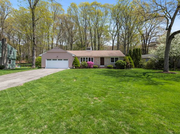19 Alexander Dr, Meriden, CT 06450