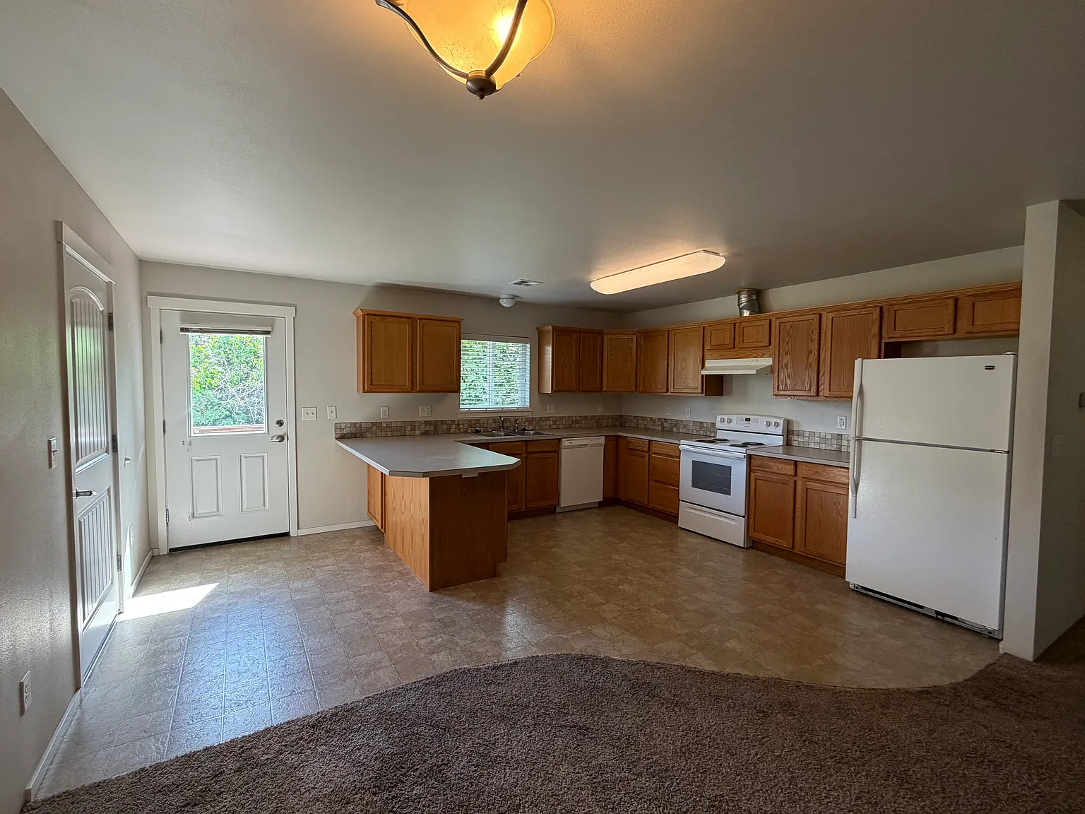 2 bed, 1250 sqft, $1,450 — Photo 3