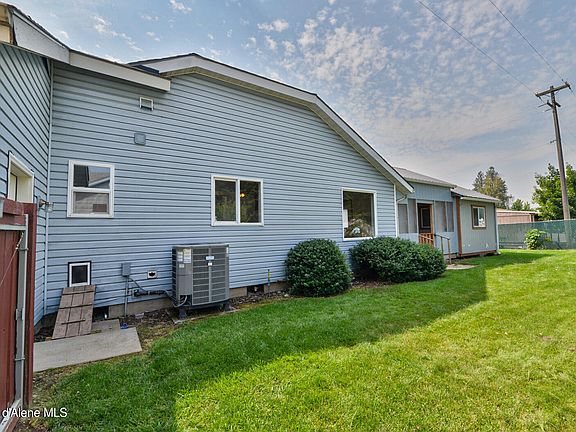 4th image of 1013 N Nellie Ct