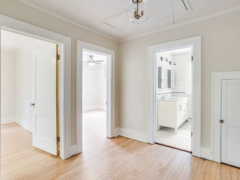 338 N Quentin St — Photo 11