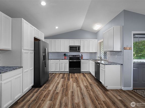 4th image of 9509 Solberg Court SE