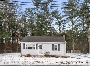 428 Marys Pond Rd, Rochester, MA 02770