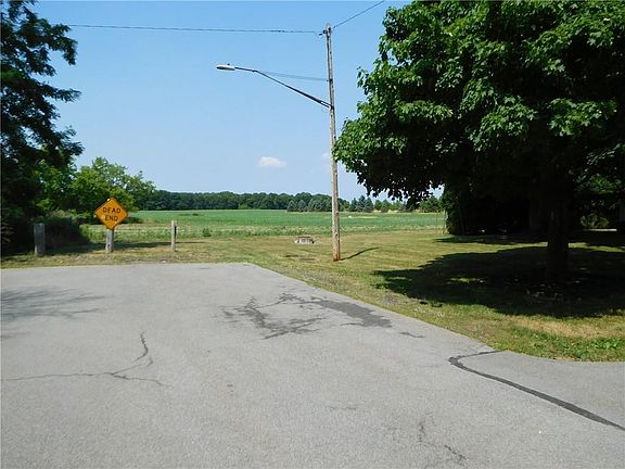 3rd image of 54 Fairlawn Dr
