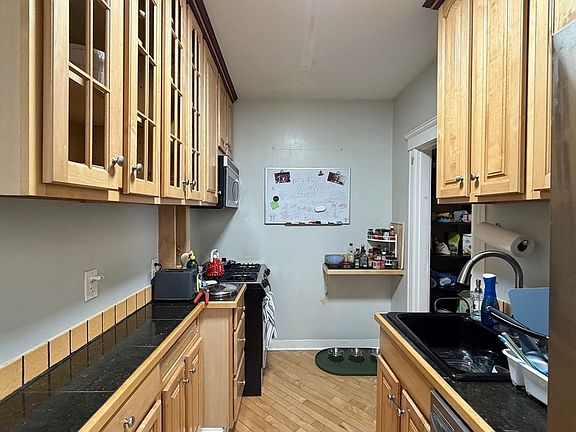 4th image of 335 S Huntington Ave APT 1