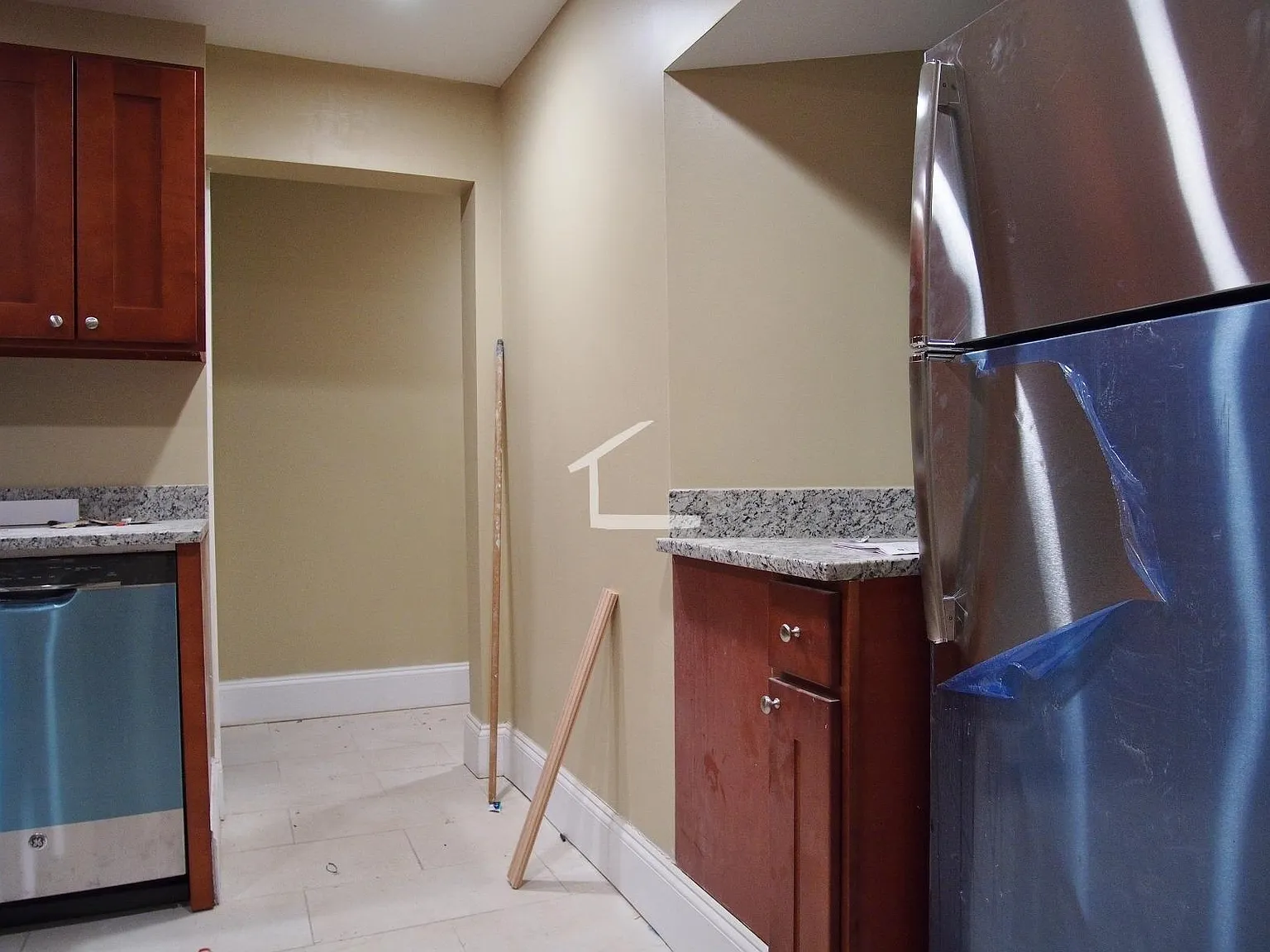 4 bed, 1200 sqft, $5,400 — Photo 4