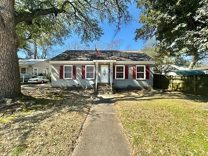 1309 S Robertson Ave — Photo 1